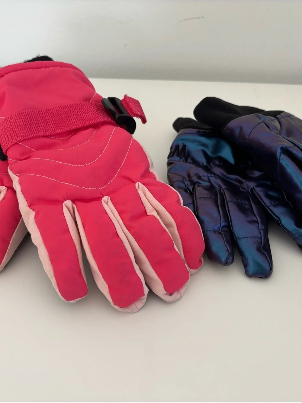 all in motion Kids Two-Pair Winter Gloves in Hot Pink and Iridescent Blue
